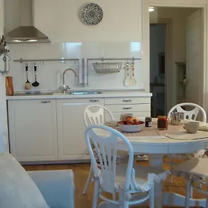 https://la-barchetta-suite.in-sardinia.net